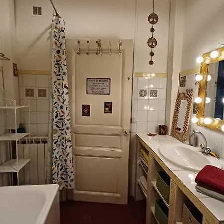 Maison De Charme Avec Cour, Proche Rue Des Teinturiers * Avignone